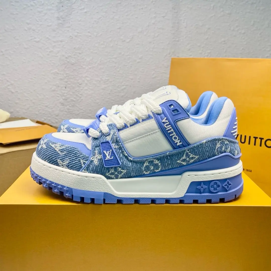 Louis Vuitton Low-top fashionable sneakers, couple s sports shoes Louis Vuitton Low-top fashionable sneakers, couple s sports shoes