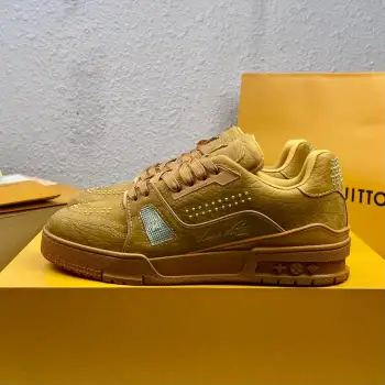 Low-top fashionable sneakers men s sports shoes Replica Louis Vuitton Mens Sneakers