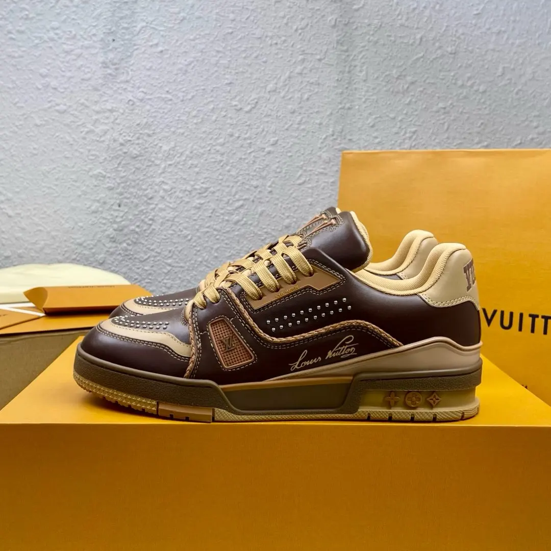 Louis Vuitton Low-top fashionable sneakers, couple s sports shoes Louis Vuitton Low-top fashionable sneakers, couple s sports shoes