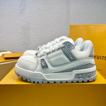 Low-top fashionable sneakers, couple s sports shoes Replica Louis Vuitton Mens Sneakers