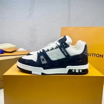 Low-top fashion sneakers men s sports shoes Replica Louis Vuitton Mens Sneakers