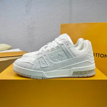 Low-top fashionable sneakers men s sports shoes Replica Louis Vuitton Mens Sneakers