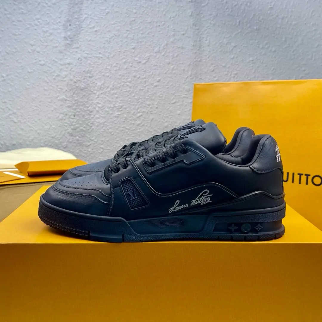 Louis Vuitton Low-top fashion sneakers men s sports shoes Louis Vuitton Low-top fashion sneakers men s sports shoes