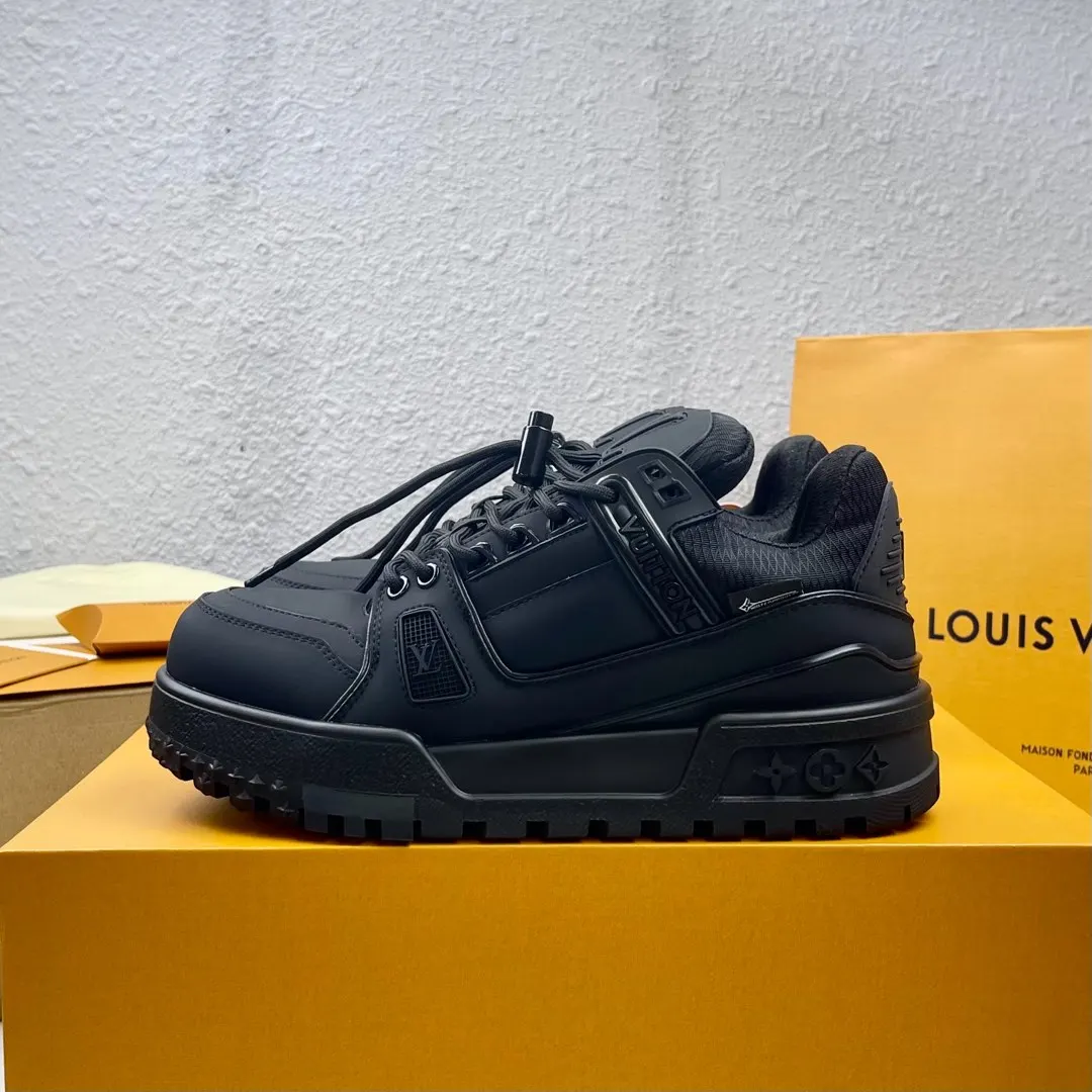 Louis Vuitton Low-top fashion sneakers men s sports shoes Louis Vuitton Low-top fashion sneakers men s sports shoes