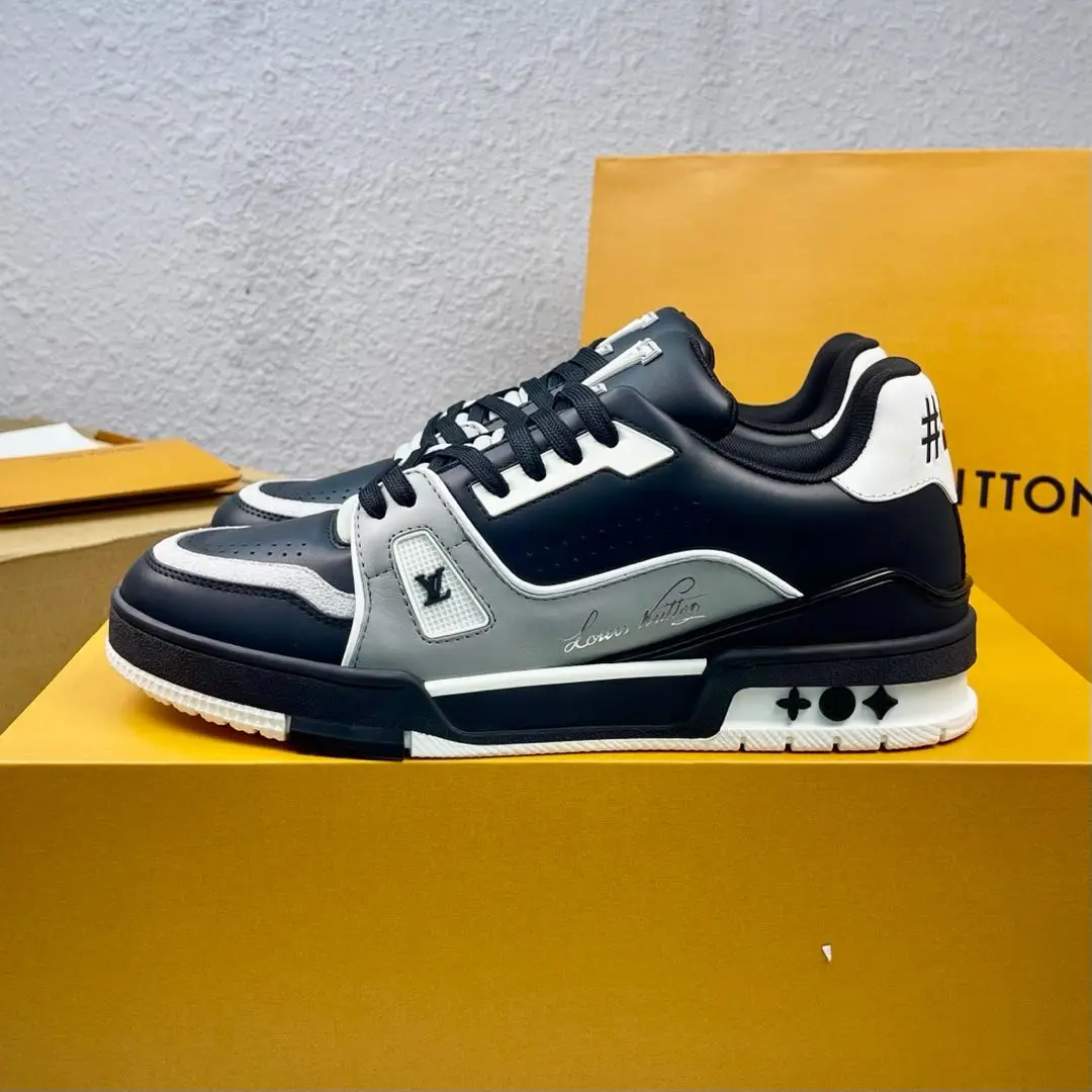 Louis Vuitton Low-top fashionable sneakers, couple s sports shoes Louis Vuitton Low-top fashionable sneakers, couple s sports shoes
