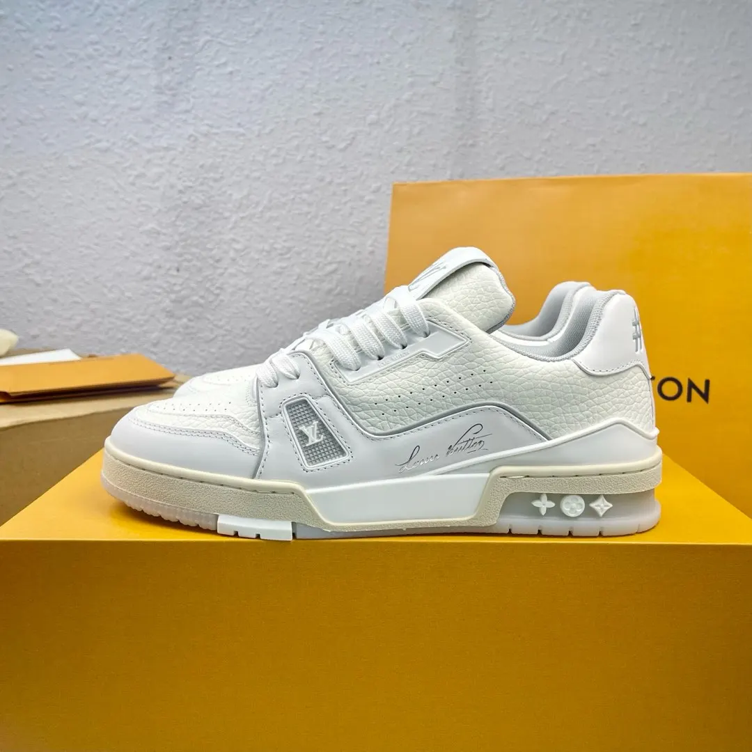 Louis Vuitton Low-top fashionable sneakers, couple s sports shoes Louis Vuitton Low-top fashionable sneakers, couple s sports shoes