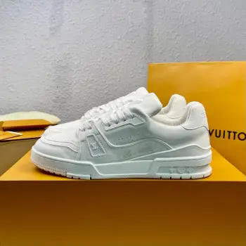 Low-top fashion sneakers men s sports shoes Replica Louis Vuitton Mens Sneakers