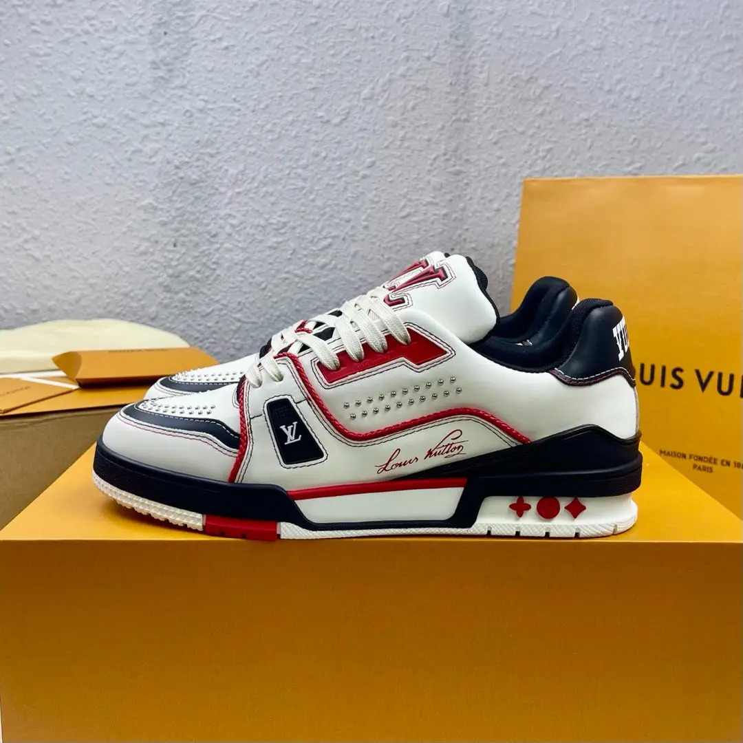 Louis Vuitton Low-top fashionable sneakers, couple s sports shoes Louis Vuitton Low-top fashionable sneakers, couple s sports shoes