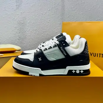 Low-top fashion sneakers men s sports shoes Replica Louis Vuitton Mens Sneakers