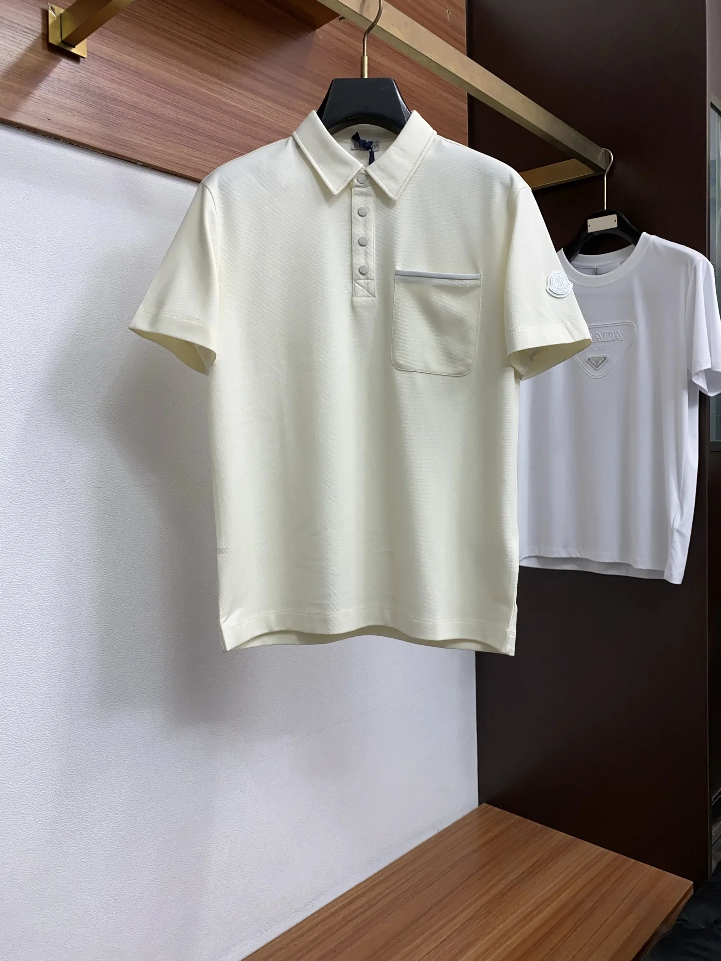 Moncler Spring and Summer New Fine Stripe Pique Business Polo Moncler Spring and Summer New Fine Stripe Pique Business Polo