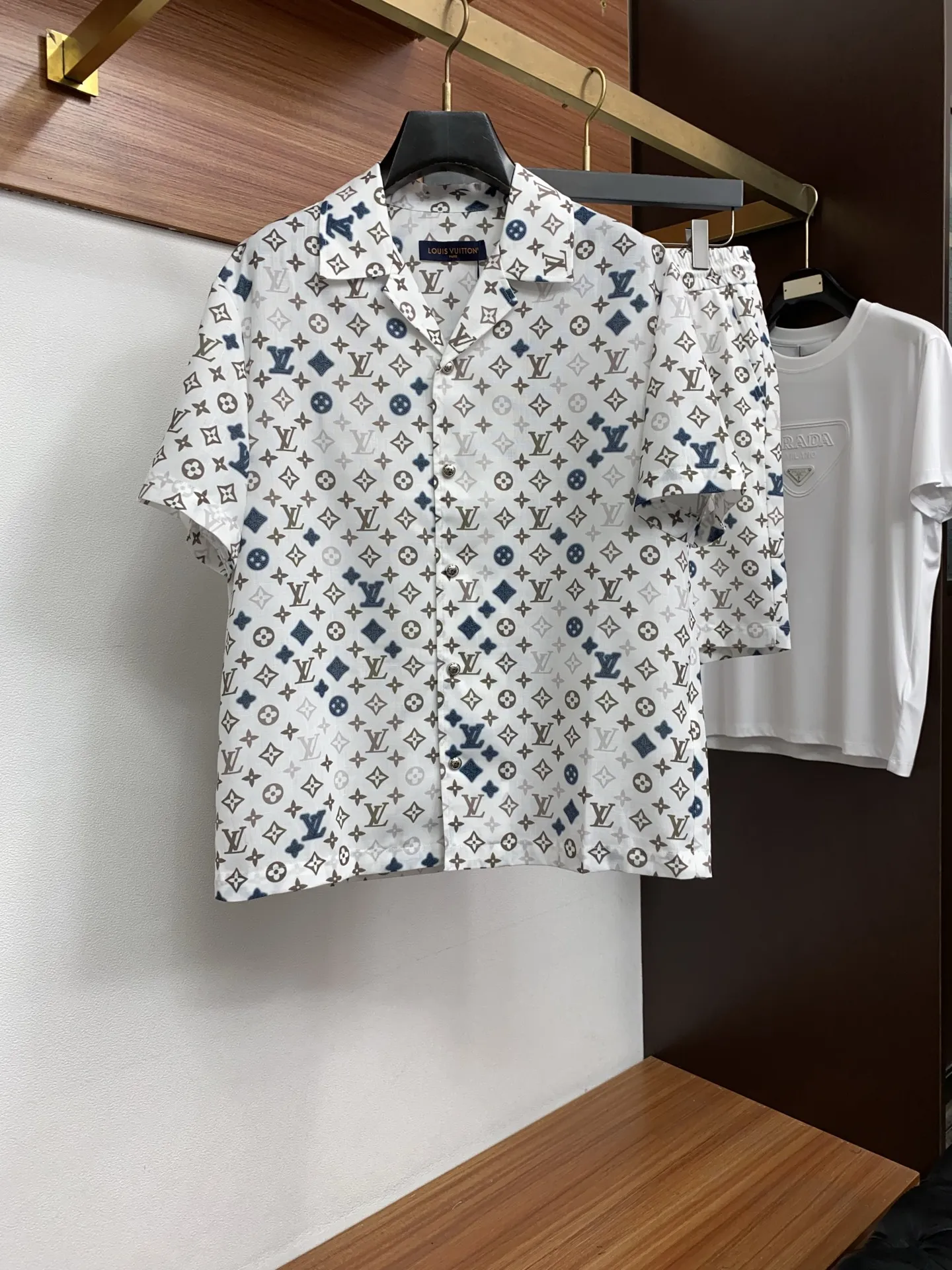Louis Vuitton Spring and summer new casual shorts set Louis Vuitton Spring and summer new casual shorts set