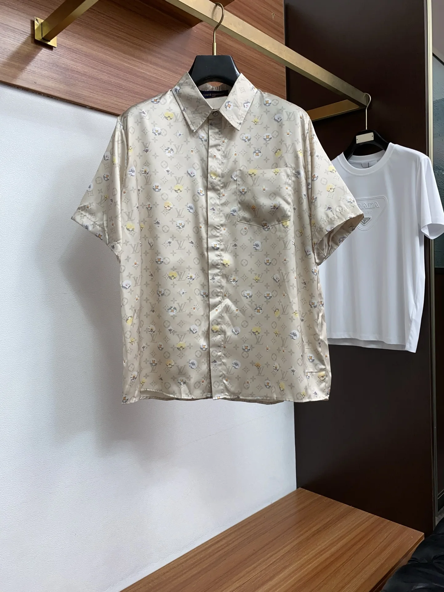 Louis Vuitton Business casual slim-fit short-sleeve shirt Louis Vuitton Business casual slim-fit short-sleeve shirt