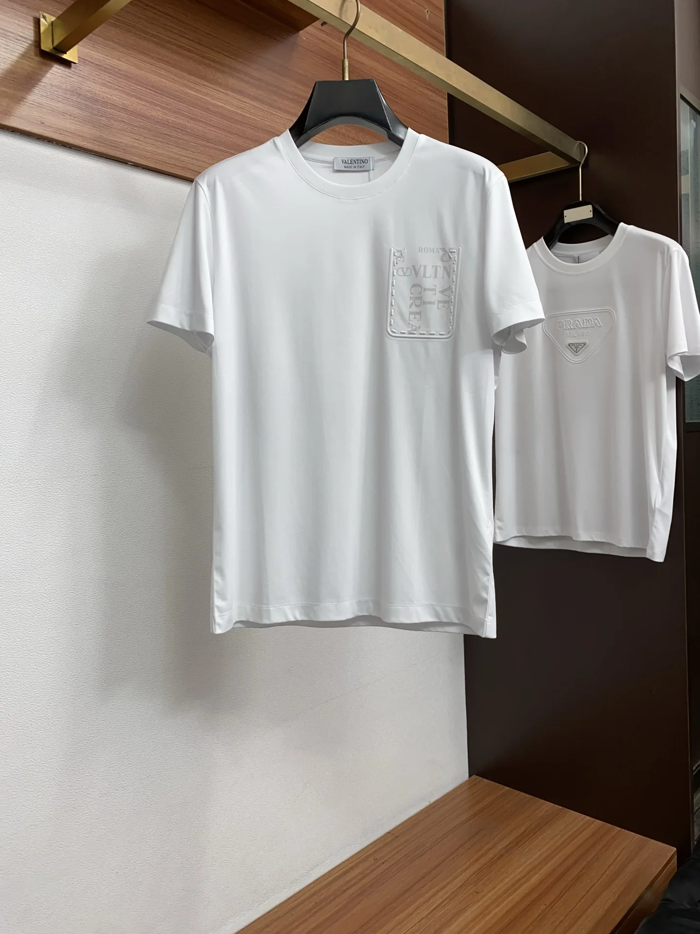 Valentino Garavani Latest short-sleeve mercerized cotton round-neck T-shirt