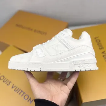 Low-top fashionable sports shoes men s sports shoes Replica Louis Vuitton Mens Sneakers