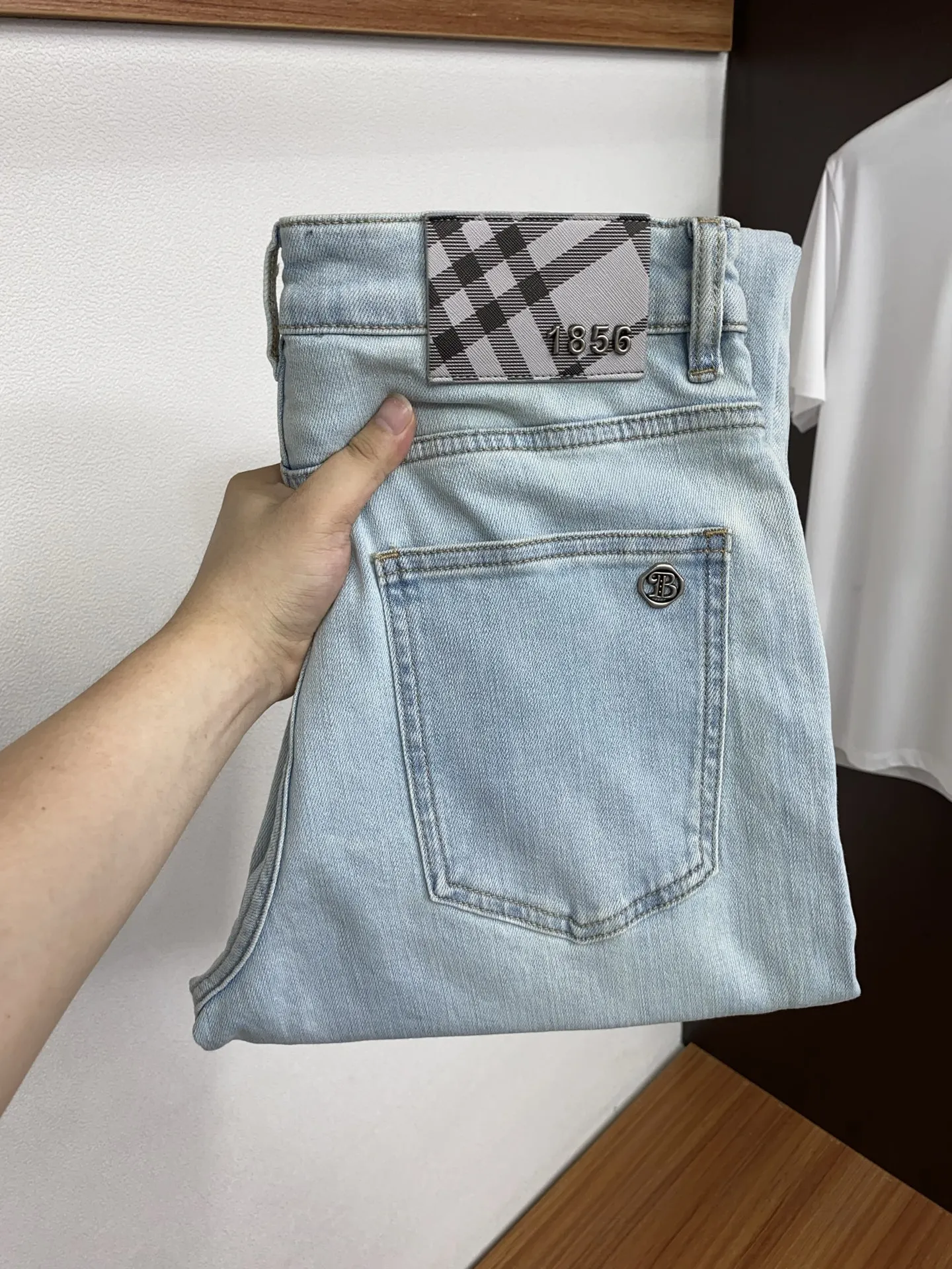 Burberry Early spring latest style jeans Burberry Early spring latest style jeans