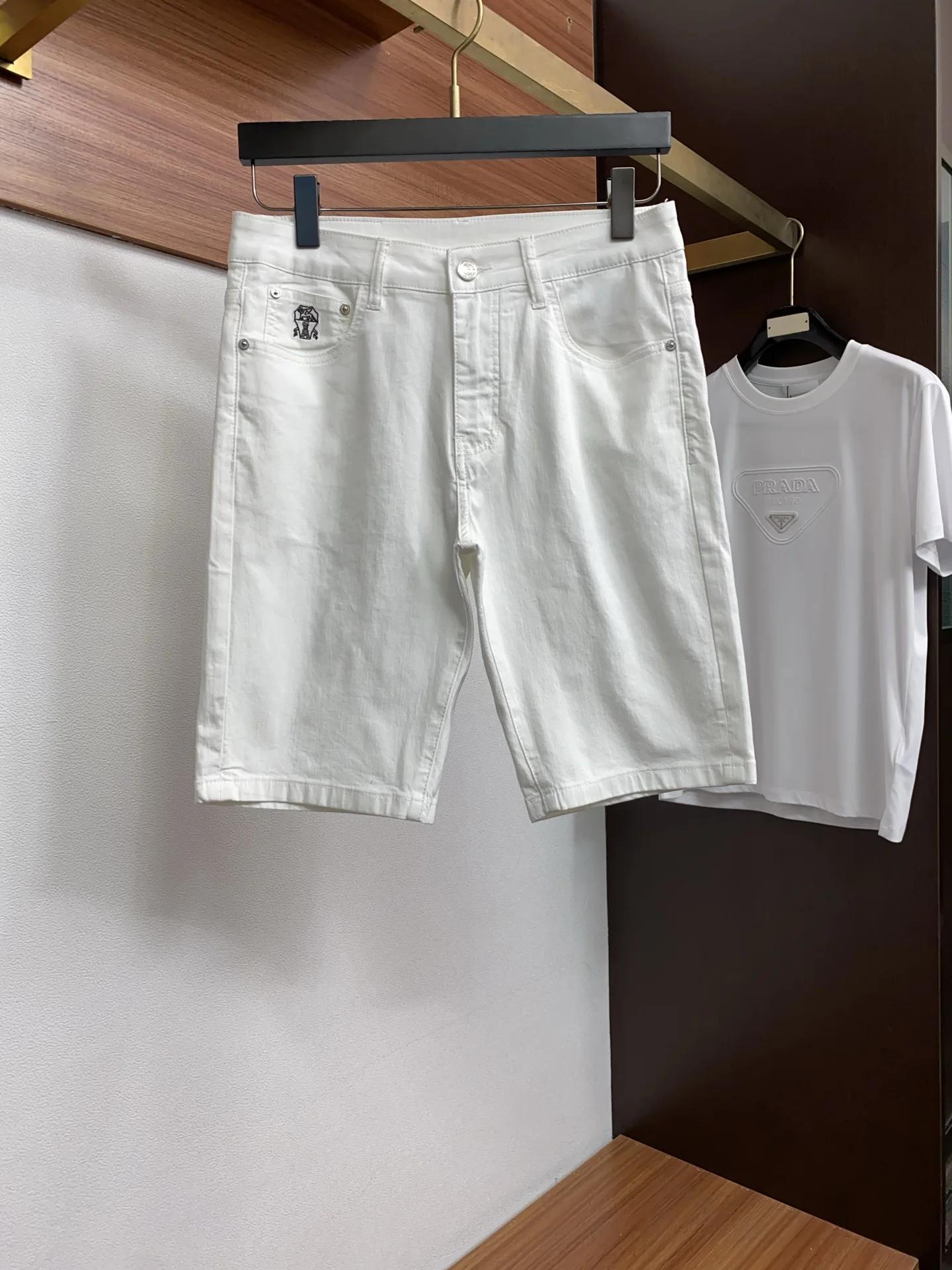 Brunello Cucinelli Early spring latest style denim shorts Brunello Cucinelli Early spring latest style denim shorts