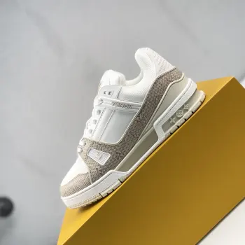 Low-top fashionable sports shoes men s sports shoes Replica Louis Vuitton Mens Sneakers