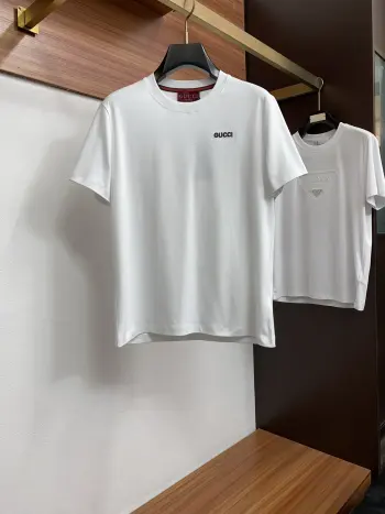 Latest short-sleeve round-neck T-shirt Replica Gucci Tshirts and Polos