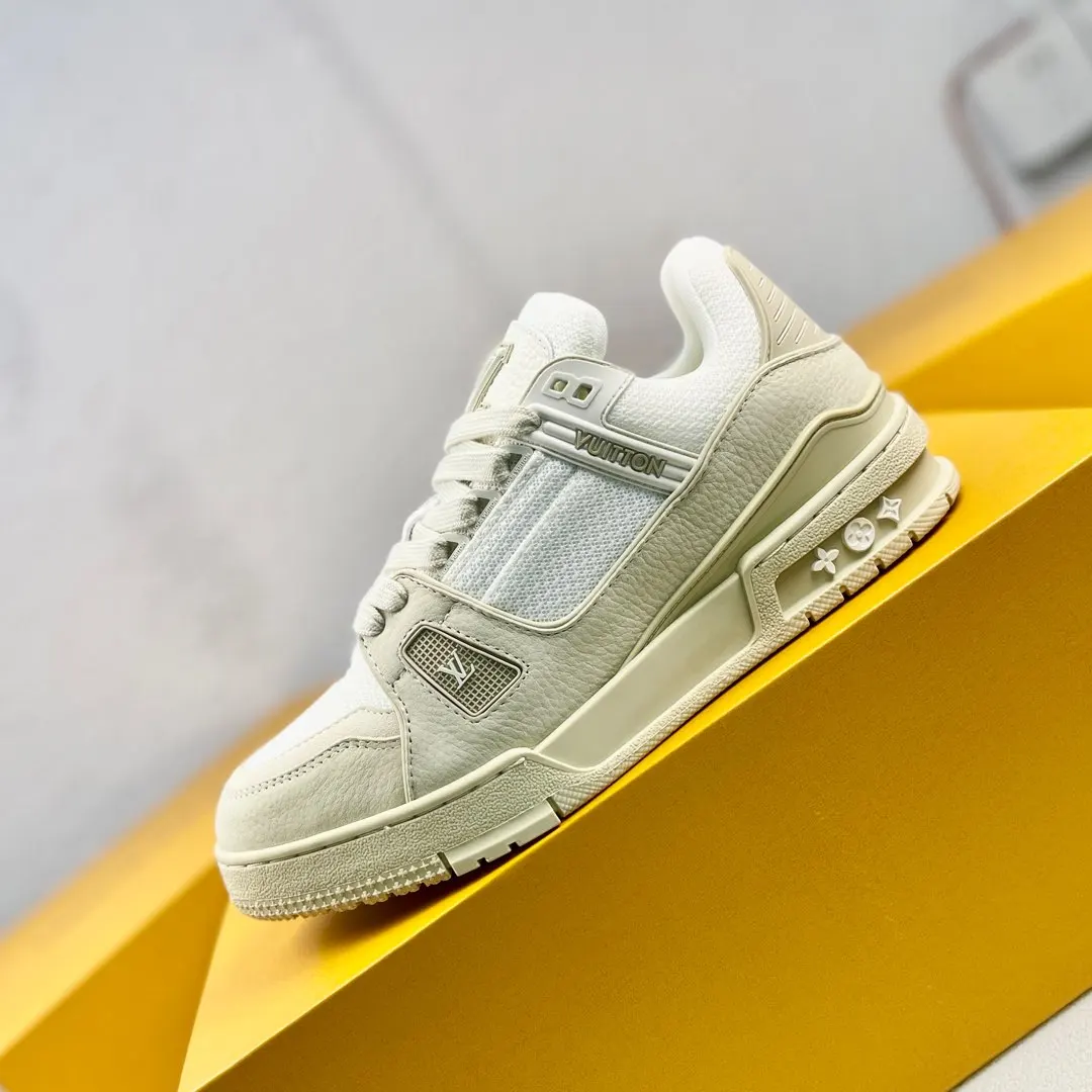 Louis Vuitton Low-top fashionable sports shoes men s sports shoes Louis Vuitton Low-top fashionable sports shoes men s sports shoes