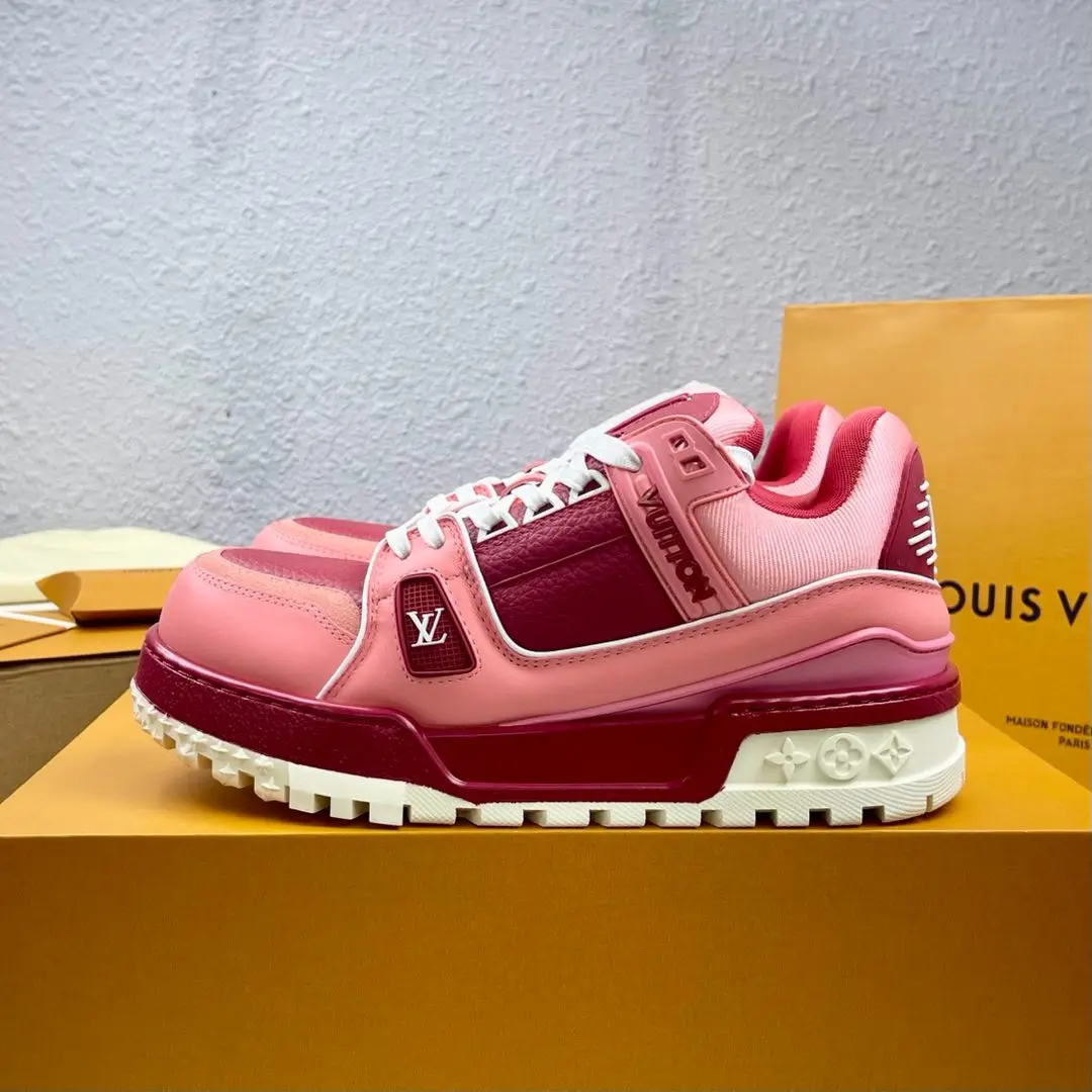 Louis Vuitton Low-top fashion sneakers Men s sports shoes Louis Vuitton Low-top fashion sneakers Men s sports shoes