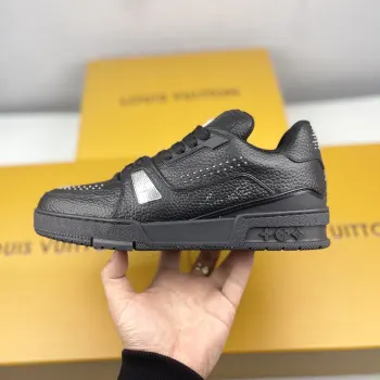 Low-top fashion sports shoes men s sports shoes Replica Louis Vuitton Mens Sneakers