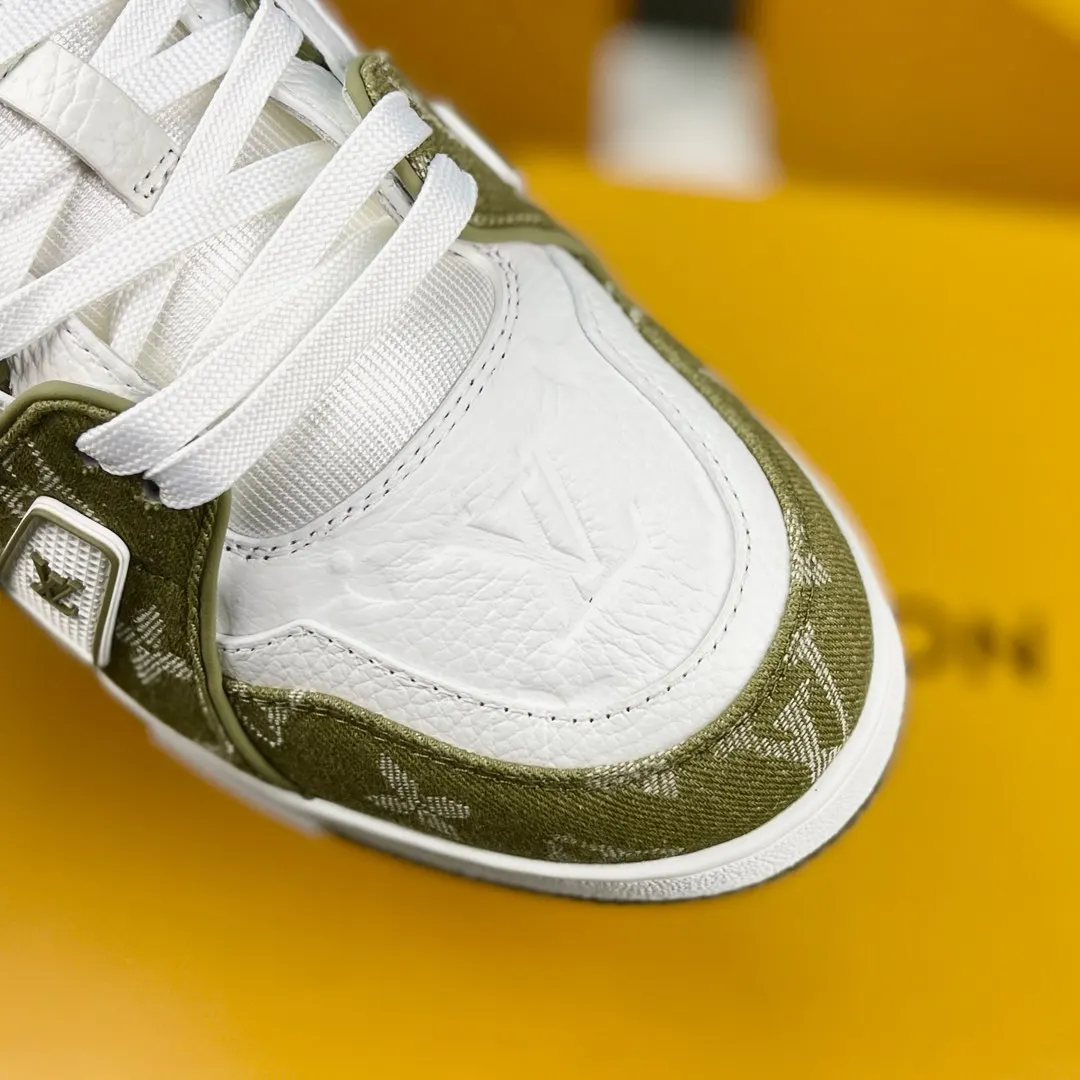 Louis Vuitton Low-top fashionable sports shoes men s sports shoes Louis Vuitton Low-top fashionable sports shoes men s sports shoes