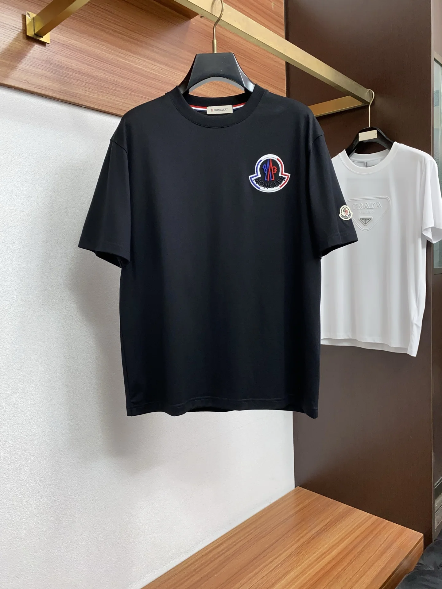 Moncler Spring and summer new silk-like round neck short sleeve
