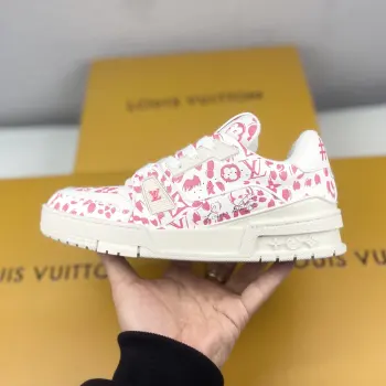 Low-top fashionable sports shoes men s sports shoes Replica Louis Vuitton Mens Sneakers