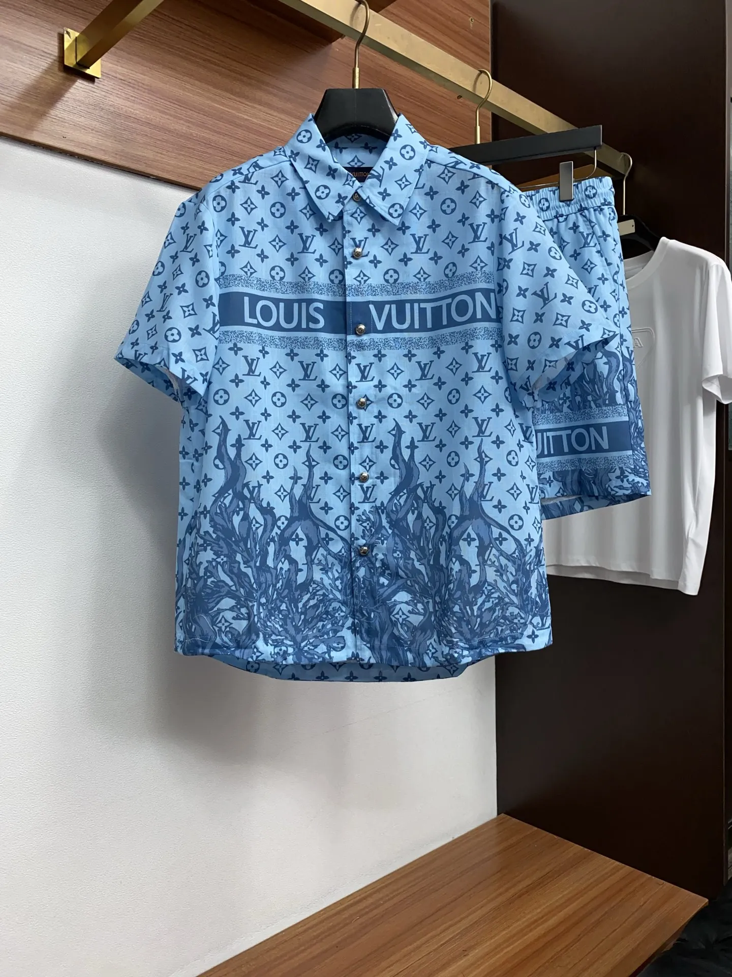 Louis Vuitton Spring and summer new casual shorts set Louis Vuitton Spring and summer new casual shorts set