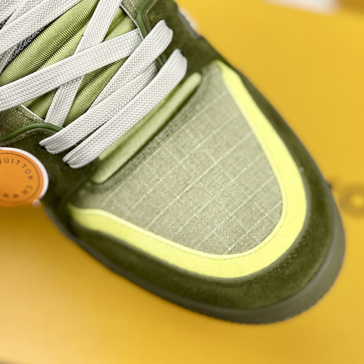 Louis Vuitton Low-top fashionable sports shoes men s sports shoes Louis Vuitton Low-top fashionable sports shoes men s sports shoes