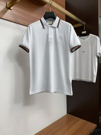 Classic Polo paired with a refined small logo short sleeve. Replica Gucci Tshirts and Polos
