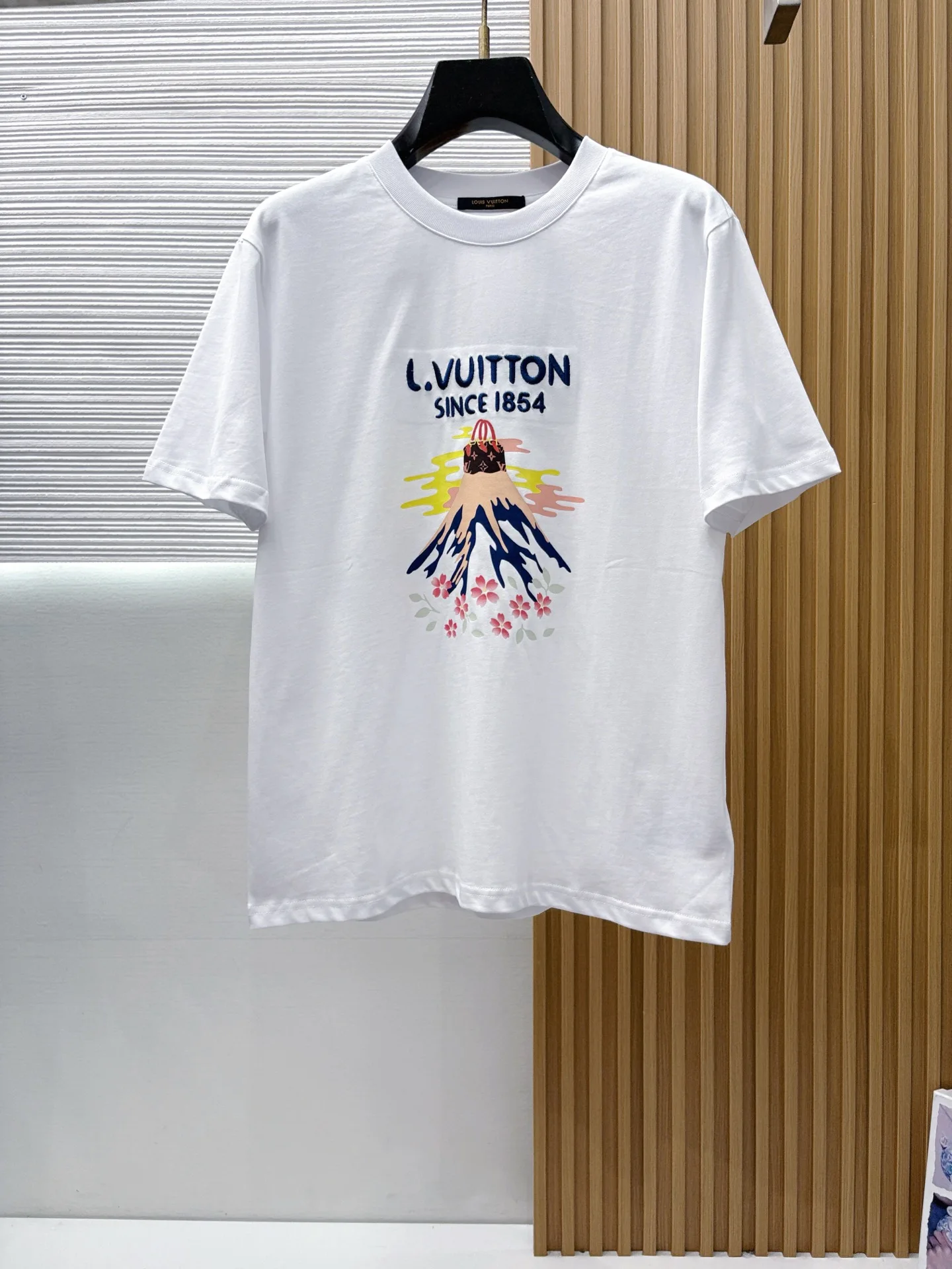 Louis Vuitton New Silk Cotton Short Sleeve Louis Vuitton New Silk Cotton Short Sleeve