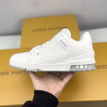 Low-top fashionable sports shoes men s sports shoes Replica Louis Vuitton Mens Sneakers