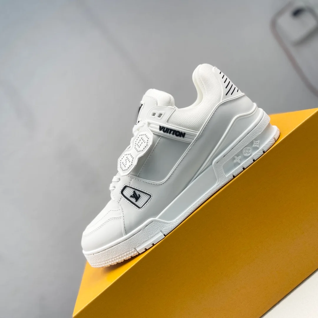 Louis Vuitton Low-top fashionable sports shoes men s sports shoes