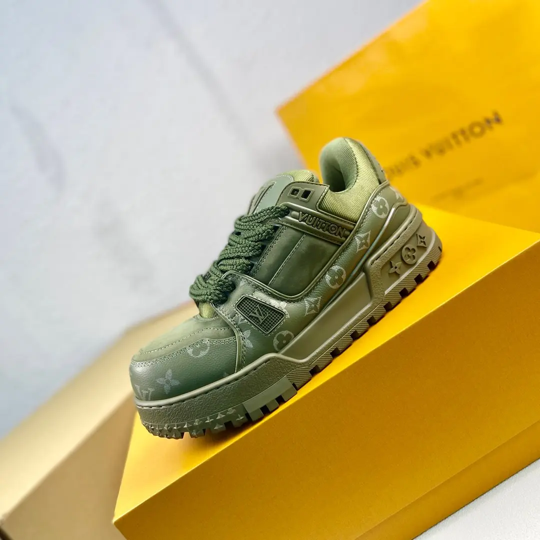 Louis Vuitton Low-top fashionable sports shoes men s sports shoes Louis Vuitton Low-top fashionable sports shoes men s sports shoes