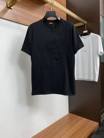 100% Cotton Loose Fit Round Neck Men s Short Sleeve T-Shirt Replica Versace Tshirts and Polos