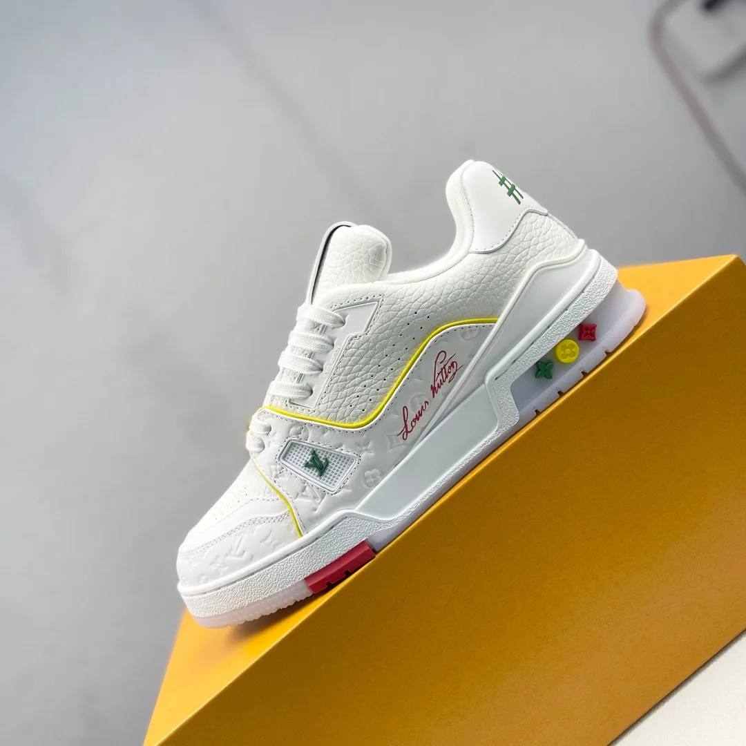 Louis Vuitton Low-top fashionable sports shoes men s sports shoes Louis Vuitton Low-top fashionable sports shoes men s sports shoes