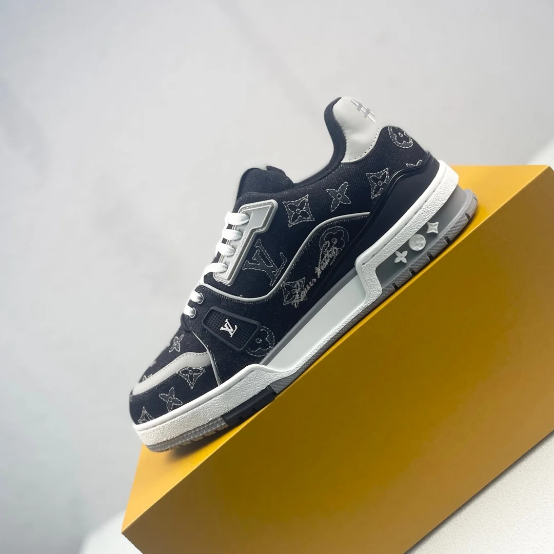 Louis Vuitton Low-top fashionable sports shoes men s sports shoes Louis Vuitton Low-top fashionable sports shoes men s sports shoes
