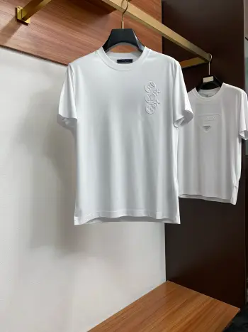 Latest round neck short sleeve Replica Louis Vuitton Tshirts and Polos