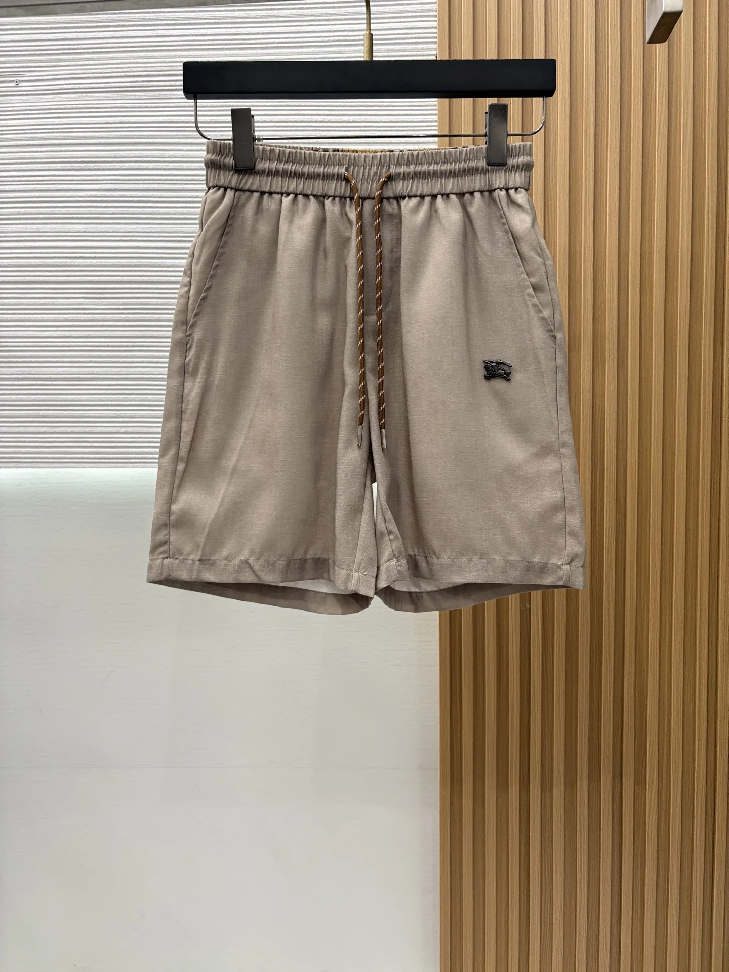 Burberry Spring and summer new color-changing linen casual shorts Burberry Spring and summer new color-changing linen casual shorts