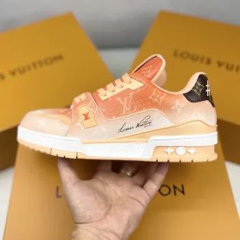 Low-top fashionable sports shoes men s sports shoes Replica Louis Vuitton Mens Sneakers