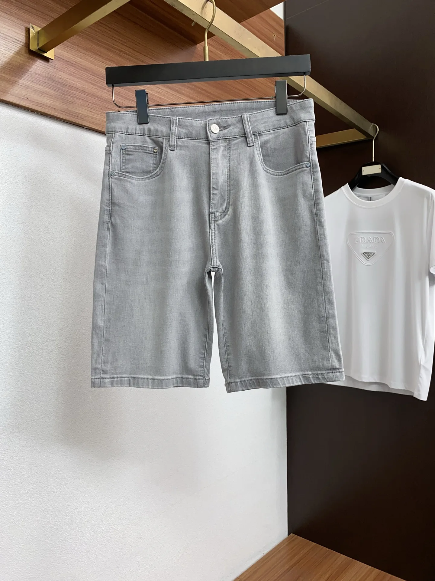 Armani Spring and summer new casual denim shorts Armani Spring and summer new casual denim shorts