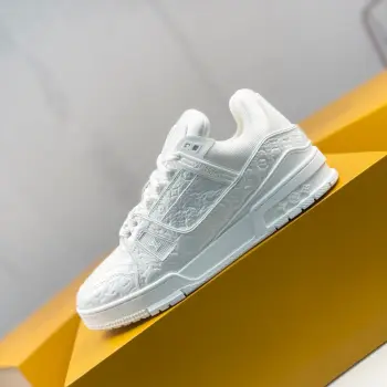 Low-top fashionable sports shoes men s sports shoes Replica Louis Vuitton Mens Sneakers