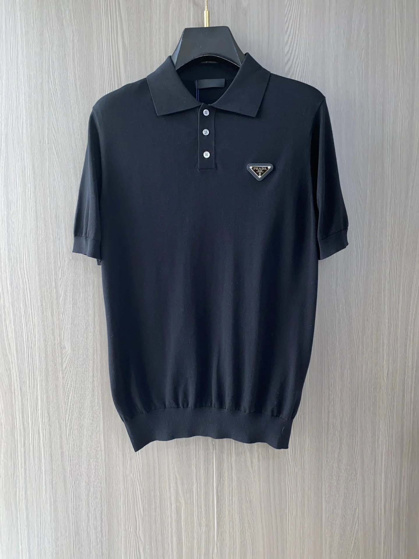 Prada Spring and Summer New Fine Stripe Pique Business Polo Prada Spring and Summer New Fine Stripe Pique Business Polo