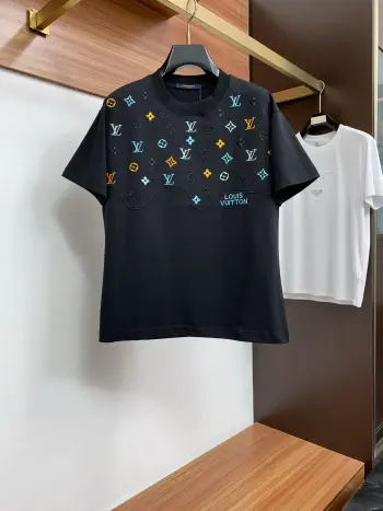 Latest round neck short sleeve Replica Louis Vuitton Tshirts and Polos
