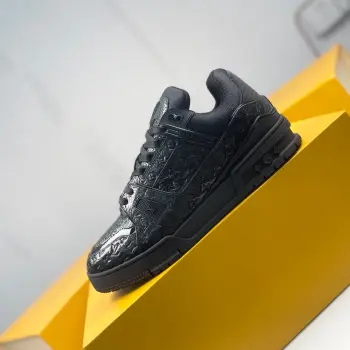 Low-top fashionable sports shoes men s sports shoes Replica Louis Vuitton Mens Sneakers