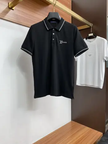 Classic Polo paired with a refined small logo short sleeve. Replica Louis Vuitton Tshirts and Polos