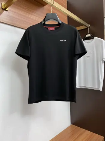 Latest short-sleeve round-neck T-shirt Replica Gucci Tshirts and Polos