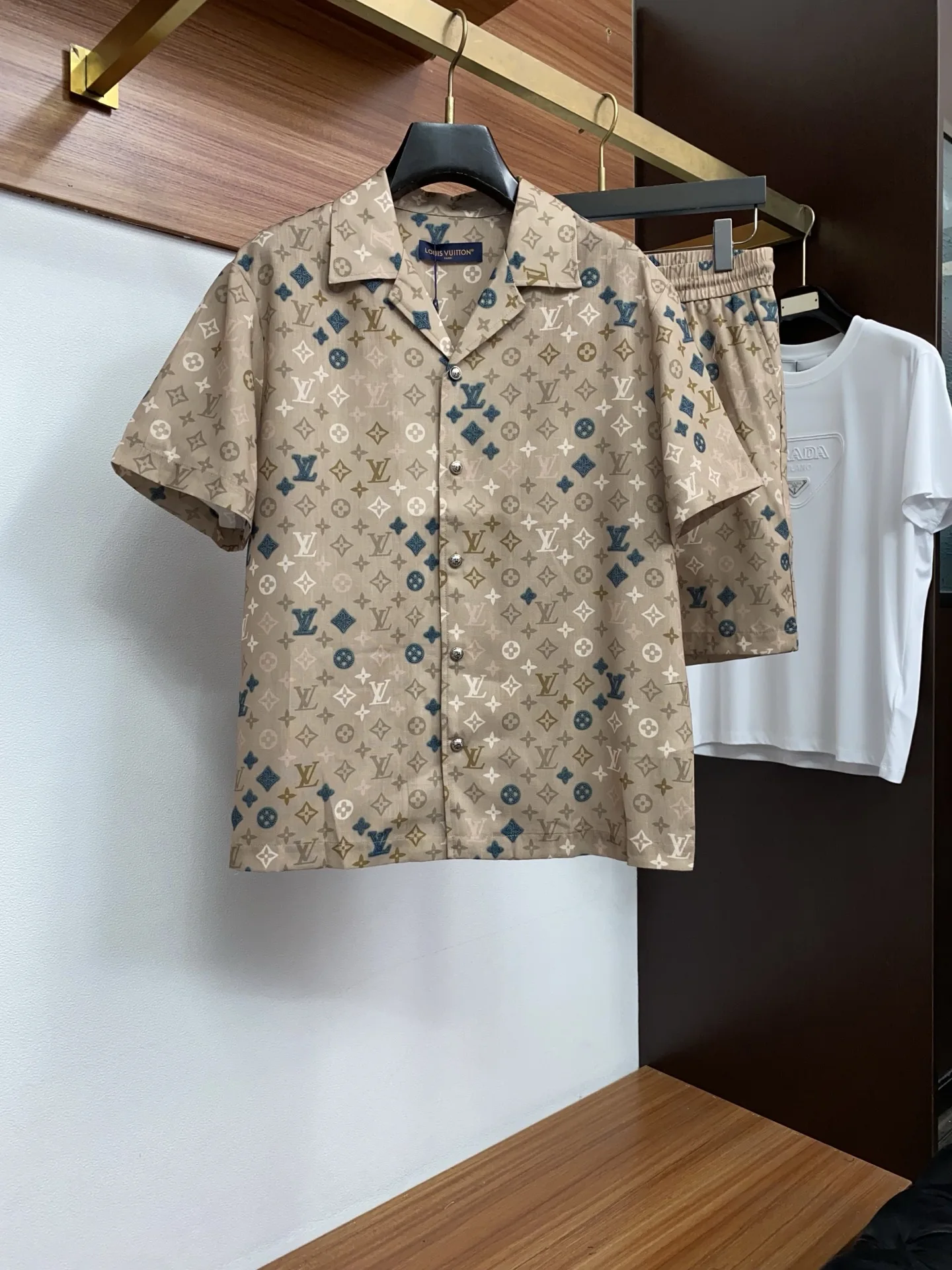 Louis Vuitton Spring and summer new casual shorts set Louis Vuitton Spring and summer new casual shorts set