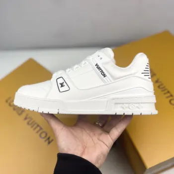 Low-top fashionable sports shoes men s sports shoes Replica Louis Vuitton Mens Sneakers